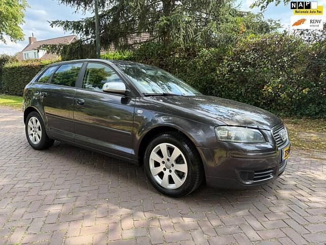 Grijs Gebruikt 2006 Audi A3 Sportback Attraction Hatchback | € 1.750 (Super prijs) - Afbeelding 1/4
