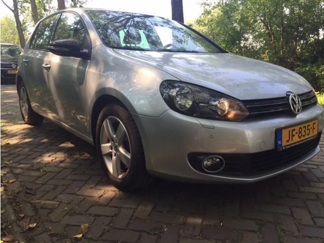 Zilver Gebruikt 2012 VW Golf VII Style Hatchback | € 12.950 (Duur) - Afbeelding 1/4