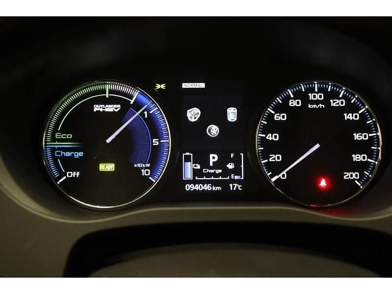 Occasion Mitsubishi Outlander P-HEV 135 PK (99 kW) 2019 Amethyst black p SUV