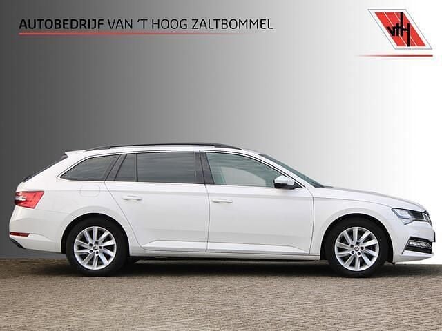 Wit Occasion 2020 Skoda Superb Business Line Stationwagen | € 18.900 (Goede deal) - Afbeelding 1/4