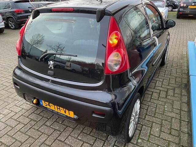 Occasion Peugeot 107 68 PK (50 kW) 2006 Zwart (metallic) Hatchback
