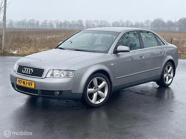Grijs Occasion 2003 Audi A4 Sedan | € 1.500 (Eerlijke prijs) - Afbeelding 1/4