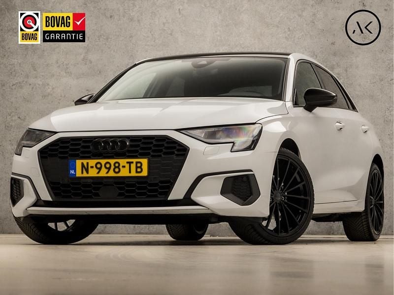 Wit Gebruikt 2022 Audi A3 Sportback Sport Hatchback | € 22.945 (Goede deal) - Afbeelding 1/4