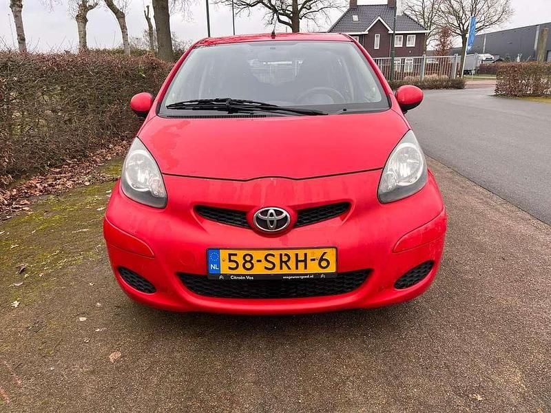 Occasion Toyota Aygo Comfort 68 PK (50 kW) 2010 Rood Hatchback