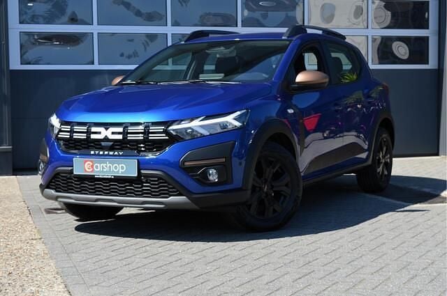 Blauw Gebruikt 2024 Dacia Sandero Hatchback | € 19.900 (Eerlijke prijs) - Afbeelding 1/4