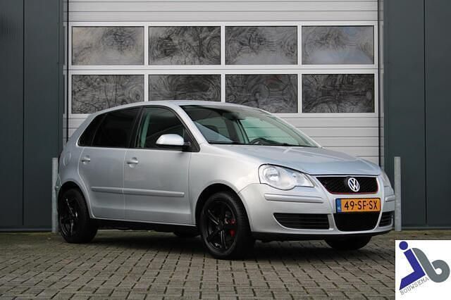 Grijs Gebruikt 2005 VW Polo Hatchback | € 1.340 (Goede deal) - Afbeelding 1/4