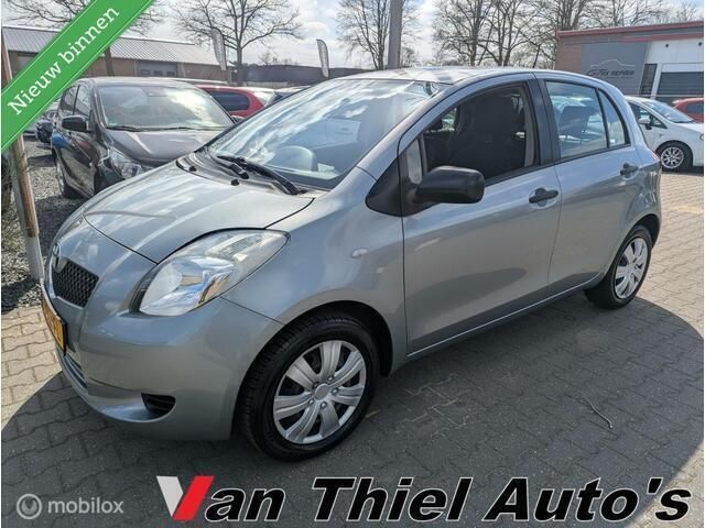 Grijs Gebruikt 2008 Toyota Yaris Hatchback | € 3.699 (Eerlijke prijs) - Afbeelding 1/4