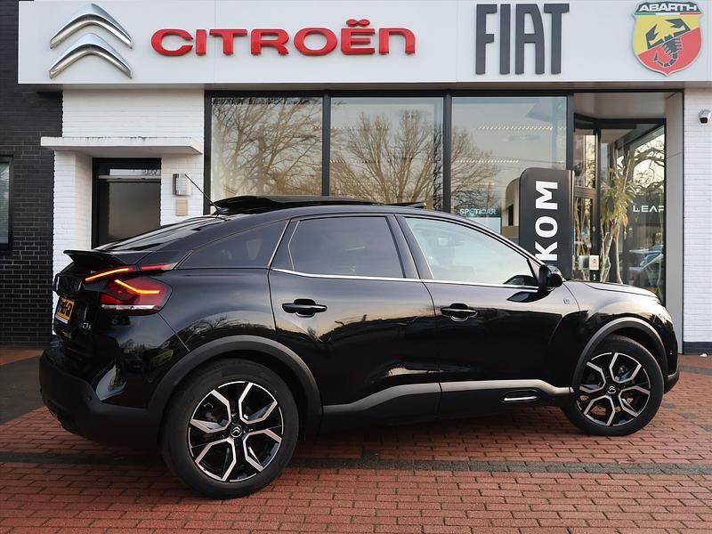 Occasion Citroën e-C4 Business Class 100 kW (136 PK) 2022 Zwart (parellak) Hatchback