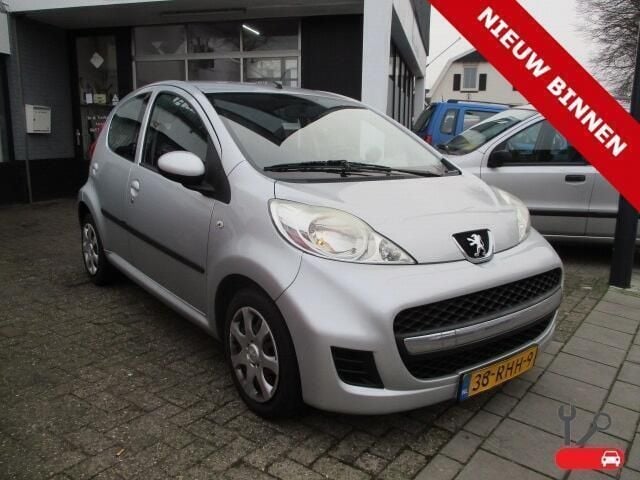 Grijs Gebruikt 2011 Peugeot 107 Sportium Hatchback | € 4.150 (Iets duurder) - Afbeelding 1/4