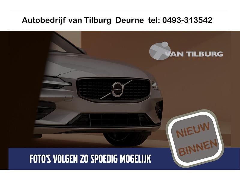 Zwart Occasion 2021 Volvo XC40 Momentum SUV | € 29.950 (Iets duurder) - Afbeelding 1/4