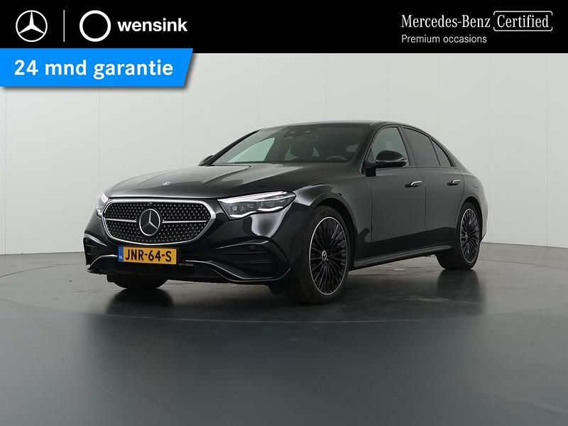 Zwart Gebruikt 2024 Mercedes E300 AMG line Sedan | € 65.850 (Duur) - Afbeelding 1/4
