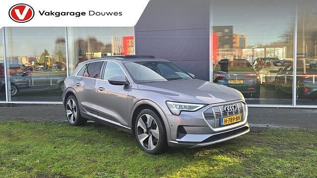 Grijs Occasion 2019 Audi e-tron Advanced Plus SUV | € 26.450 (Goede deal) - Afbeelding 1/4