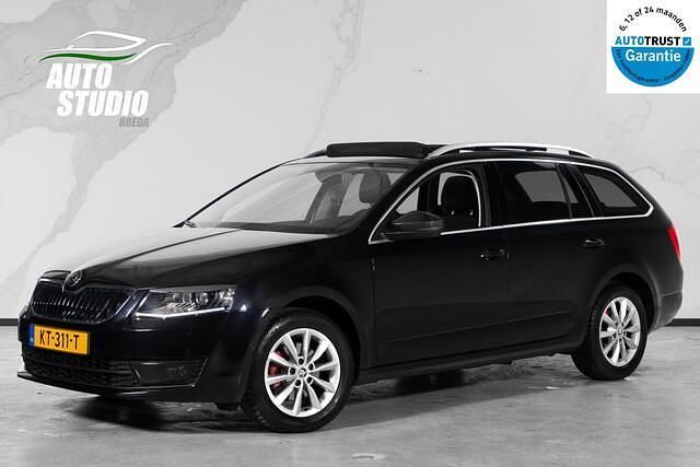 Zwart Occasion 2016 Skoda Octavia Style Stationwagen | € 9.895 (Eerlijke prijs) - Afbeelding 1/4