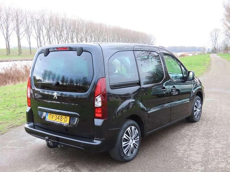 Occasion Peugeot Partner Tepee Active 110 PK (80 kW) 2018 Zwart MPV