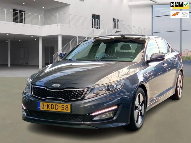 Grijs Gebruikt 2013 Kia Optima Hybrid Sedan | € 6.950 (Eerlijke prijs) - Afbeelding 1/4