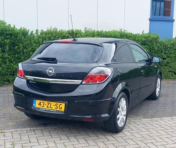 Occasion Opel Astra GTC 116 PK (85 kW) 2008 Zwart, metallic lak Hatchback
