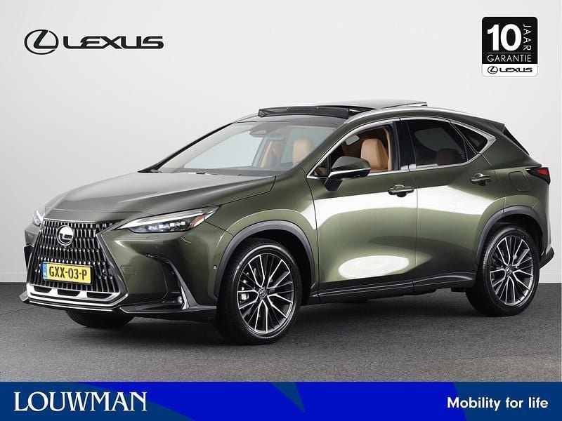 Groen Gebruikt 2025 Lexus NX450h+ President Line SUV | € 71.945 - Afbeelding 1/3