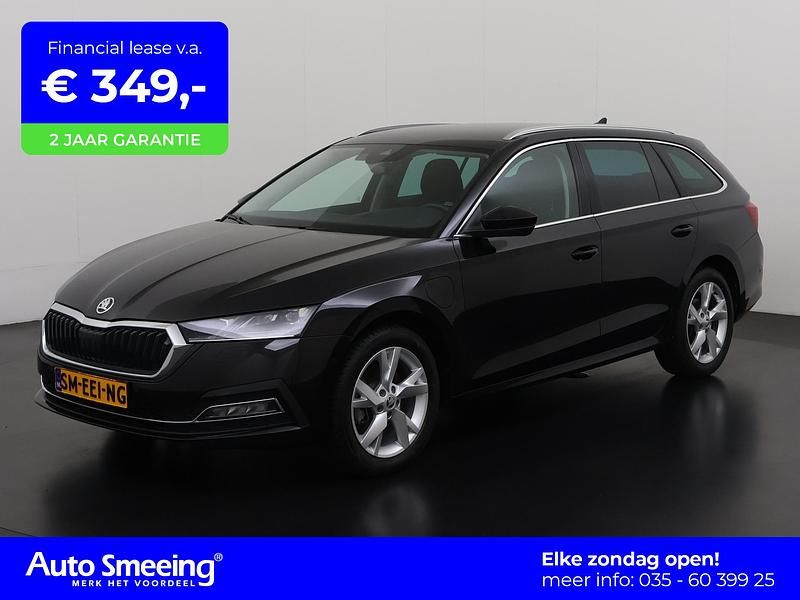 Zwart Gebruikt 2022 Skoda Octavia Style Stationwagen | € 27.895 - Afbeelding 1/4