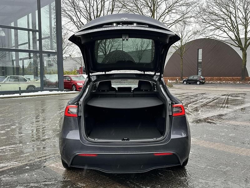 Occasion Tesla Model Y Long Range AWD 11 kW (15 PK) 2026 Grijs SUV