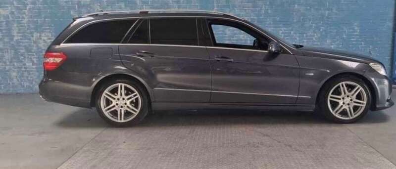 Gebruikt 2011 Mercedes E350 Avantgarde Stationwagen | € 15.000 - Afbeelding 1/1