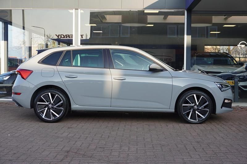 Occasion Skoda Scala Business Line 110 PK (80 kW) 2022 Grijs Hatchback