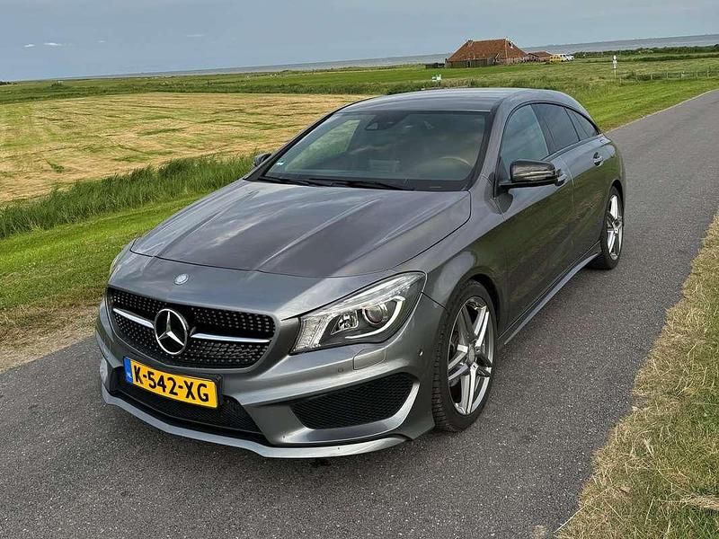 Grijs Gebruikt 2015 Mercedes CLA200 Prestige Stationwagen | € 16.000 (Goede deal) - Afbeelding 1/4