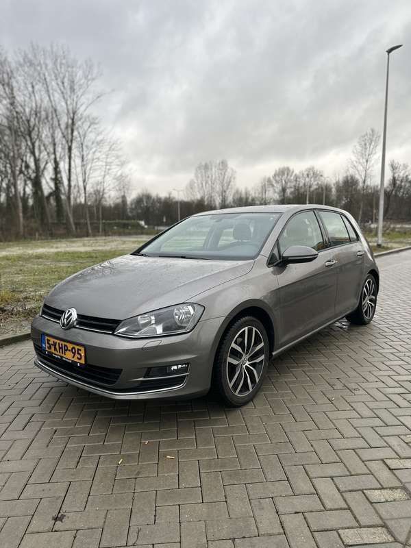 Gebruikt 2013 VW Golf VII Highline Sedan | € 10.200 (Super prijs) - Afbeelding 1/4