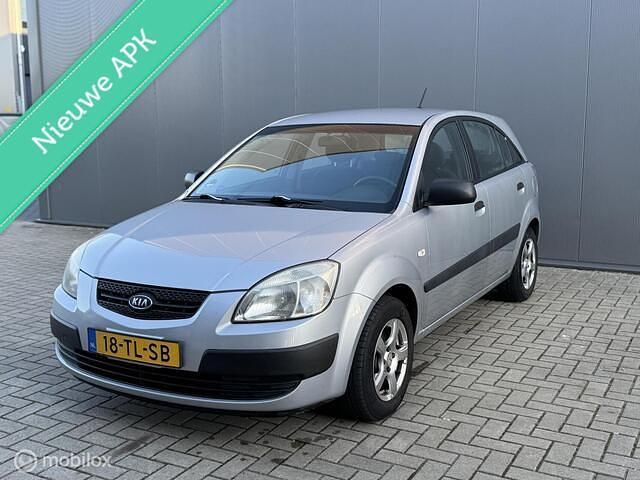 Occasion Kia Rio 97 PK (71 kW) 2006 Grijs Hatchback