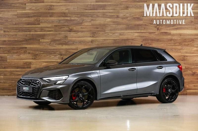 Grijs Gebruikt 2021 Audi A3 Sportback e-tron S-Line Sedan | € 29.740 (Super prijs) - Afbeelding 1/3
