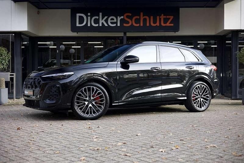 Zwart Nieuw 2025 Audi Q5 Comfort SUV | € 85.950 (Iets duurder) - Afbeelding 1/4