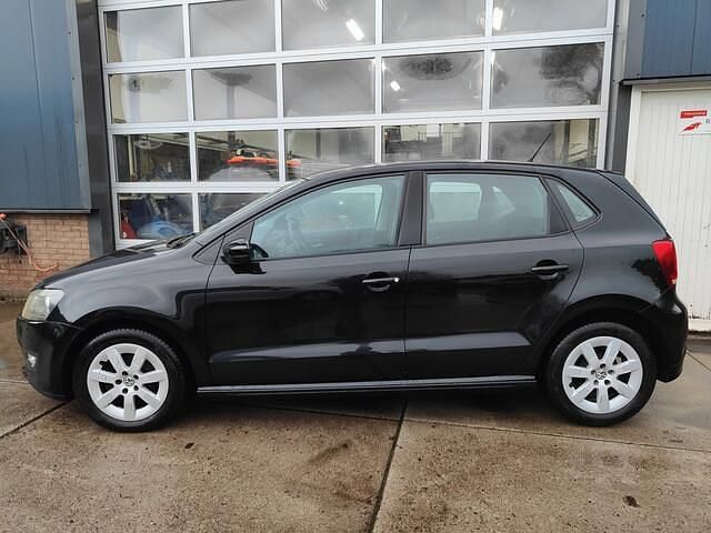 Zwart Occasion 2011 VW Polo Comfortline Hatchback | € 2.850 (Goede deal) - Afbeelding 1/3