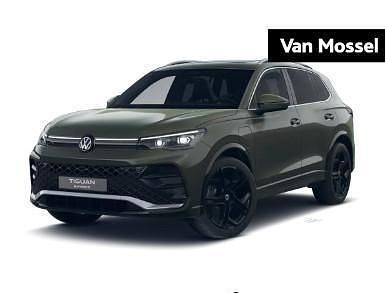 Groen Nieuw 2025 VW Tiguan R-line Edition SUV | € 57.800 (Duur) - Afbeelding 1/4
