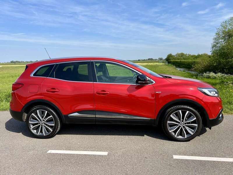 Rood Gebruikt 2017 Renault Kadjar Bose Edition SUV | € 13.500 (Eerlijke prijs) - Afbeelding 1/4