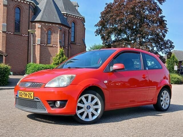 Rood Gebruikt 2006 Ford Fiesta ST Hatchback | € 1.999 (Eerlijke prijs) - Afbeelding 1/4