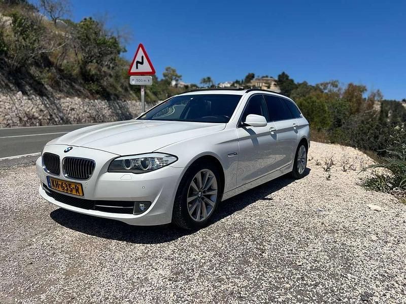 Wit Gebruikt 2012 BMW 525 Executive Stationwagen | € 13.000 (Iets duurder) - Afbeelding 1/4