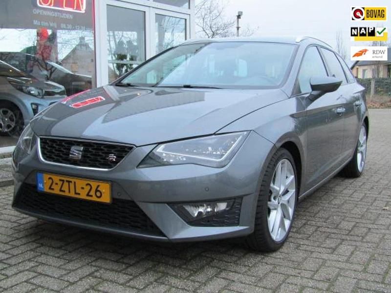 Grijs (metallic) Occasion 2015 Seat Leon ST Stationwagen | € 10.950 (Eerlijke prijs) - Afbeelding 1/4