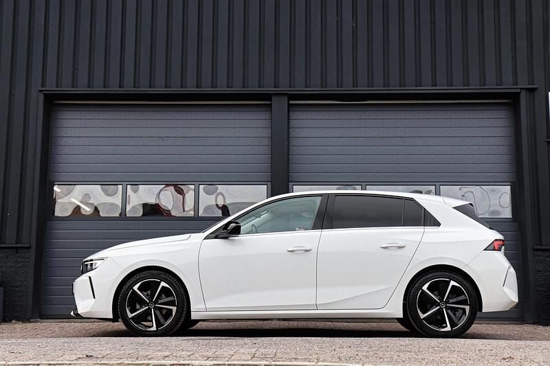 Occasion Opel Astra Elegance 131 PK (96 kW) 2023 Wit Hatchback