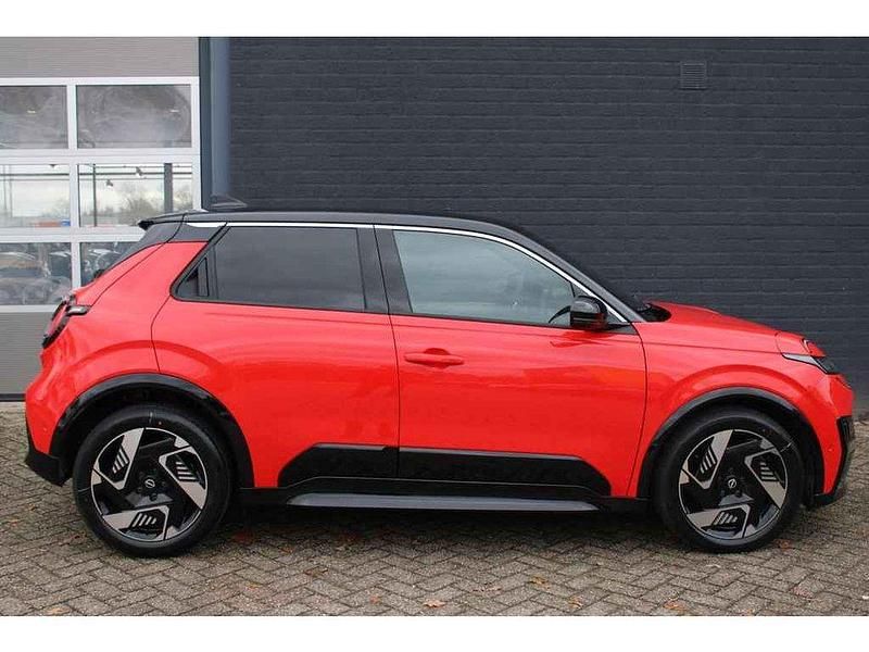 Nieuw Nissan Micra Evolve 110 kW (150 PK) 2025 Rebel red / black Hatchback