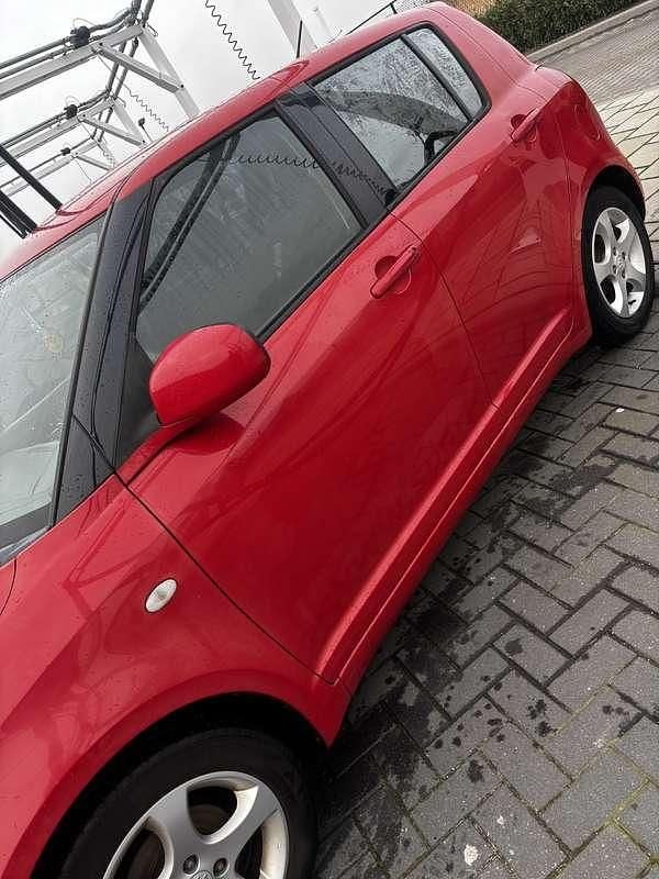 Occasion Suzuki Swift 92 PK (67 kW) 2007 Rood Sedan