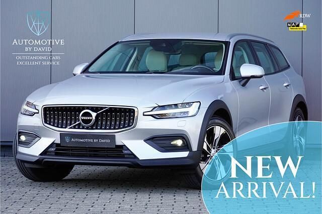Grijs (metallic) Occasion 2020 Volvo V60 CC Pro Stationwagen | € 36.445 (Eerlijke prijs) - Afbeelding 1/4