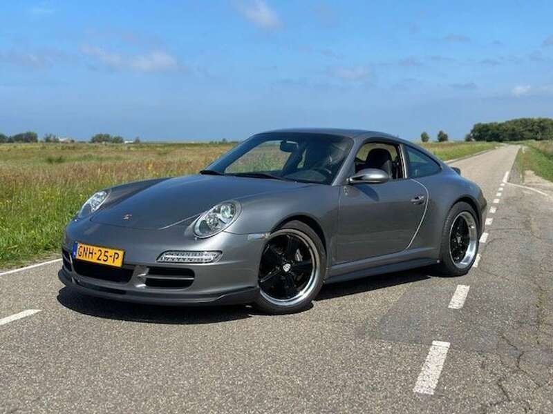 Zilver Gebruikt 2004 Porsche 911 Carrera Coupé | € 42.500 (Iets duurder) - Afbeelding 1/4