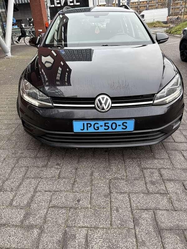 Zwart Occasion 2020 VW Golf VII Stationwagen | € 14.950 (Super prijs) - Afbeelding 1/4