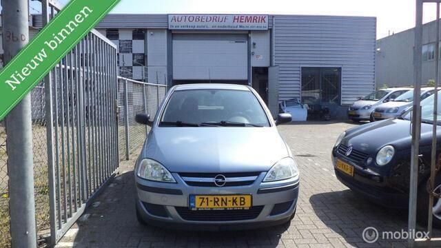 Grijs Gebruikt 2005 Opel Corsa Hatchback | € 1.400 (Eerlijke prijs) - Afbeelding 1/4