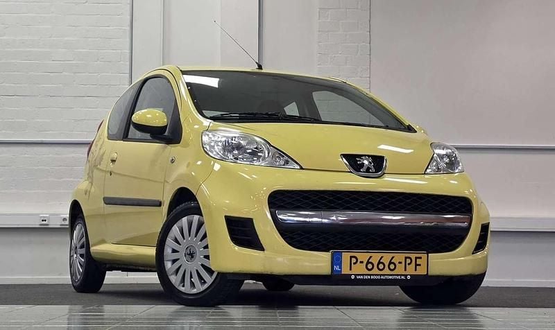 Occasion Peugeot 107 68 PK (50 kW) 2009 Geel Hatchback