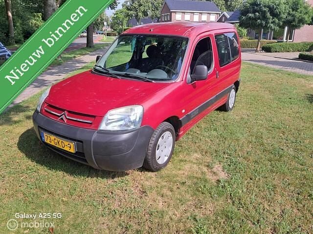 Rood Gebruikt 2003 Citroën Berlingo MPV | € 3.700 (Duur) - Afbeelding 1/4