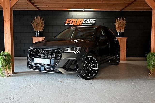 Grijs Gebruikt 2025 Audi Q3 Advanced SUV | € 48.900 (Eerlijke prijs) - Afbeelding 1/4