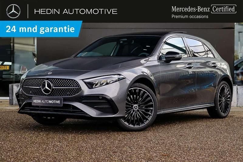 Grijs Gebruikt 2024 Mercedes A250 AMG line Hatchback | € 38.900 (Duur) - Afbeelding 1/4