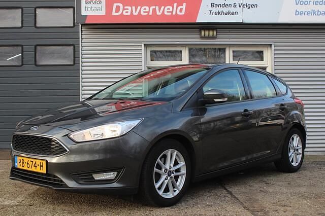 Occasion Ford Focus 101 PK (74 kW) 2017 Grijs Hatchback