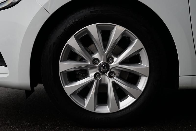 Occasion Renault Clio V Intens 101 PK (74 kW) 2020 Wit Hatchback