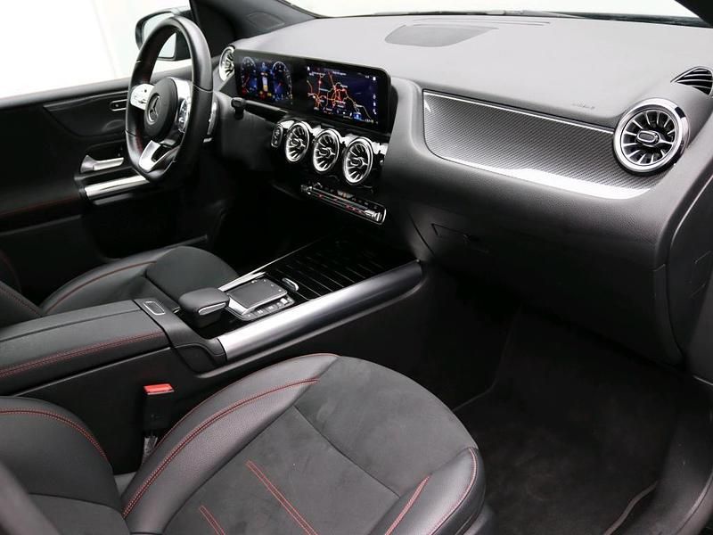 Occasion Mercedes B180 AMG 136 PK (100 kW) 2022 Zwart MPV